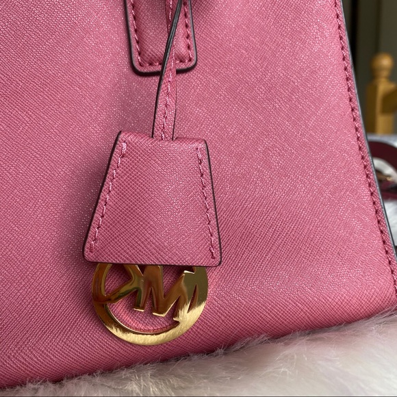 Michael Kors pink leather purse - Picture 6 of 16